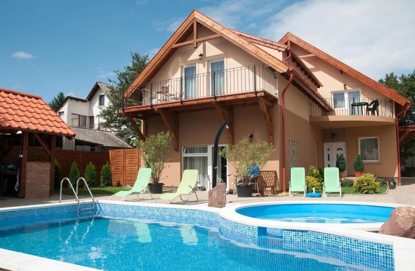 Bed and Breakfast Borostyán Panzió Balatonfüred Exterior foto
