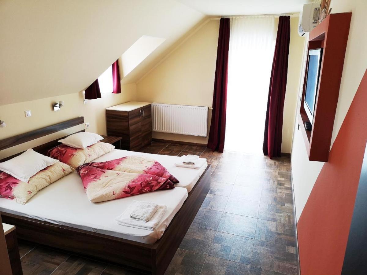 Bed and Breakfast Borostyán Panzió Balatonfüred Exterior foto