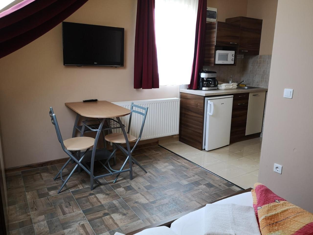 Bed and Breakfast Borostyán Panzió Balatonfüred Exterior foto