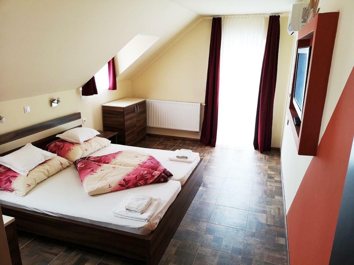 Bed and Breakfast Borostyán Panzió Balatonfüred Exterior foto