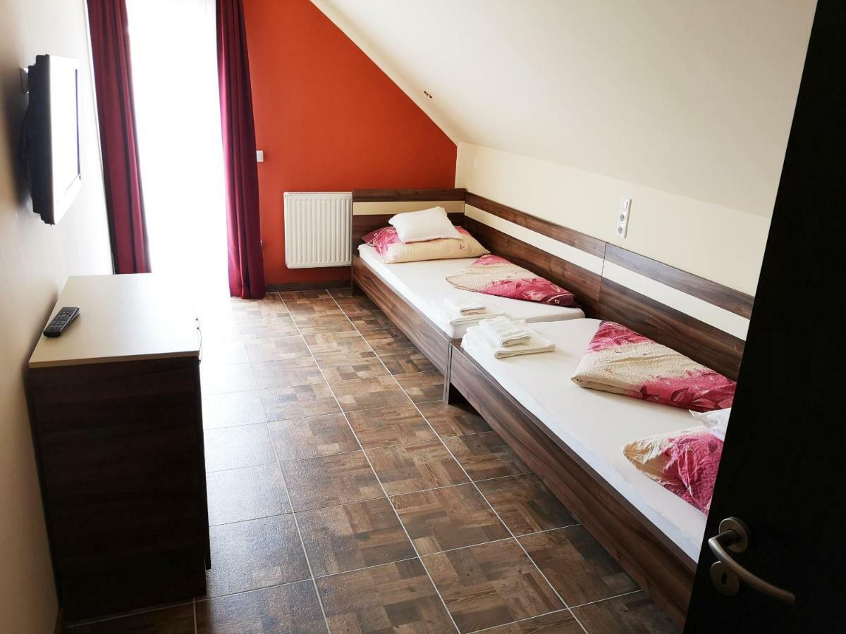 Bed and Breakfast Borostyán Panzió Balatonfüred Exterior foto